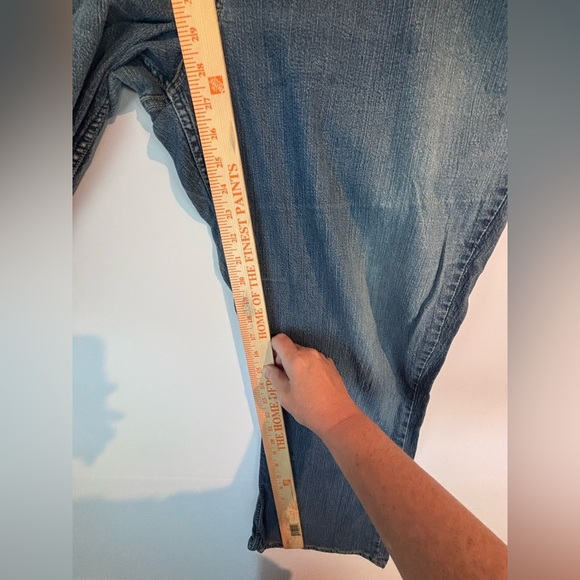 Levi Strauss Signature Bootcut Jeans Women’s 24W Short Blue Denim - Picture 10 of 11